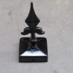 Paalornament speer, zwart