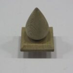 Paalornament peer, hout