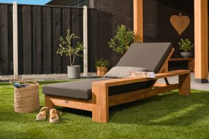 Teak Lounger Danau