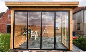 Hybride zijwand terrasoverkapping