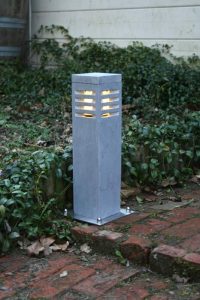 Blauwe hardstenen buitenverlichting 10x10x40cm