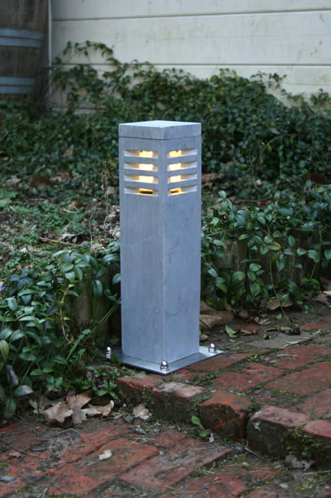 ARLA-01 Blauwe hardstenen buitenverlichting 10x10x40cm - Afbeelding 1