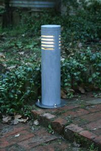 Blauwe hardstenen buitenverlichting Ø10x40cm