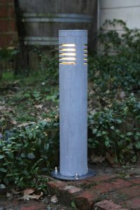 Blauwe hardstenen buitenverlichting Ø10x50cm